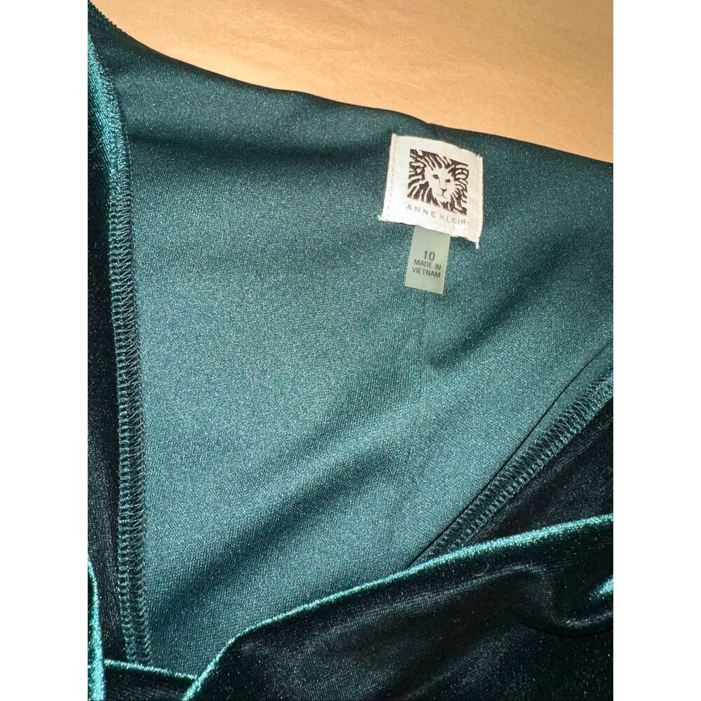 Anne Klein Sz 10 Velvet Cowl Neck Cocktail Dress Emerald Green Ruched Midi - Picture 4 of 7